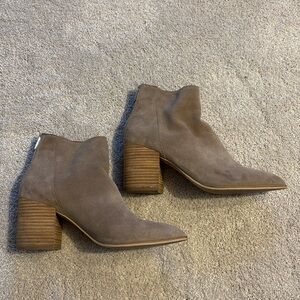 Steve Madden pointed toe suede booties